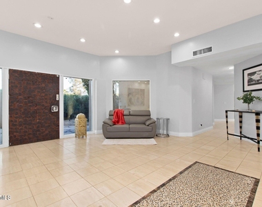 5620 N Casa Blanca Drive - Photo Thumbnail 5