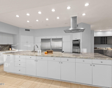 5620 N Casa Blanca Drive - Photo Thumbnail 14