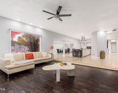 5620 N Casa Blanca Drive - Photo Thumbnail 18