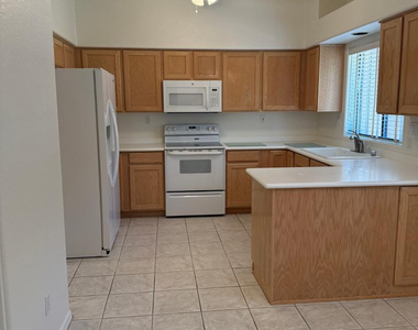 45 E 9th Place - Photo Thumbnail 1