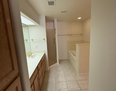 45 E 9th Place - Photo Thumbnail 5