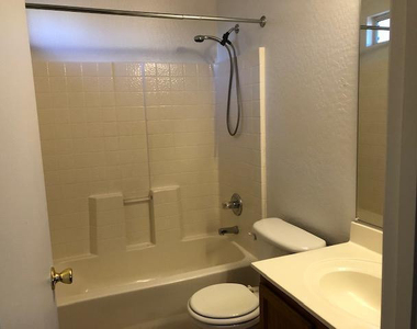 11714 W Poinsettia Drive - Photo Thumbnail 12