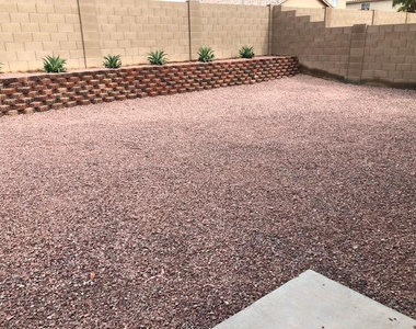 11714 W Poinsettia Drive - Photo Thumbnail 13