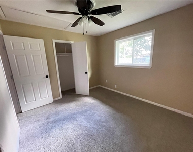 1212 Avenue M - Photo Thumbnail 11