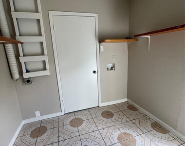 1212 Avenue M - Photo Thumbnail 18