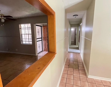 1212 Avenue M - Photo Thumbnail 6
