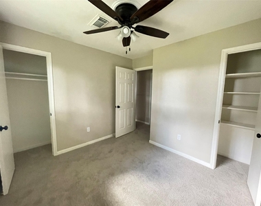 1212 Avenue M - Photo Thumbnail 14