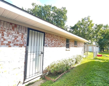 1212 Avenue M - Photo Thumbnail 27