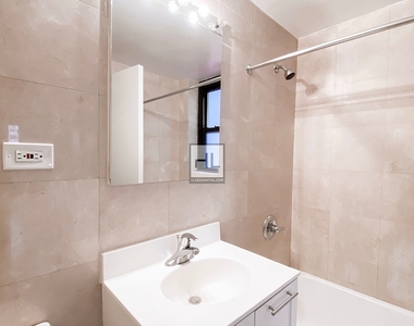 East 55th Street - Photo Thumbnail 5