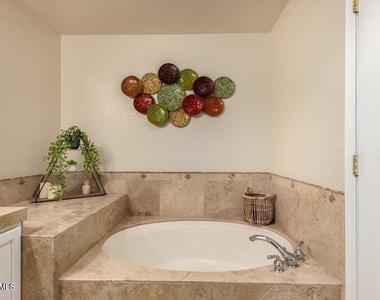 15221 N Clubgate Drive - Photo Thumbnail 20