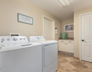 15221 N Clubgate Drive - Photo Thumbnail 13