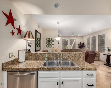 15221 N Clubgate Drive - Photo Thumbnail 9