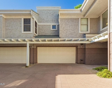 15221 N Clubgate Drive - Photo Thumbnail 28