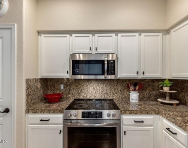 15221 N Clubgate Drive - Photo Thumbnail 10