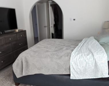 306 E Ludlow Drive - Photo Thumbnail 11