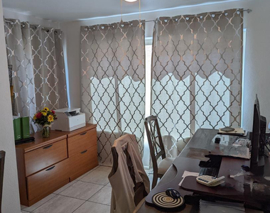 306 E Ludlow Drive - Photo Thumbnail 2