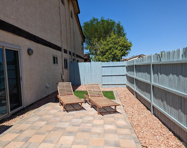 306 E Ludlow Drive - Photo Thumbnail 17