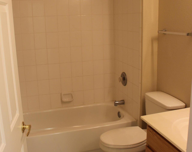 807 W Kesler Lane - Photo Thumbnail 3
