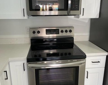 830 E Turney Avenue - Photo Thumbnail 7
