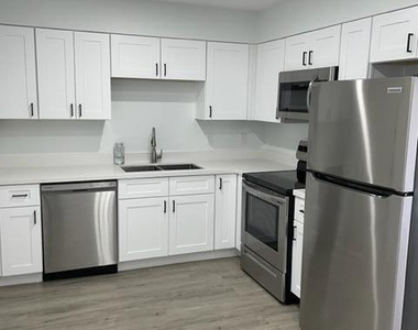 830 E Turney Avenue - Photo Thumbnail 6
