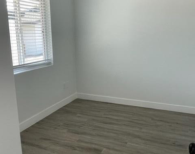 830 E Turney Avenue - Photo Thumbnail 23