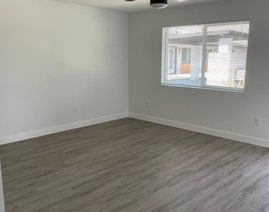 830 E Turney Avenue - Photo Thumbnail 26
