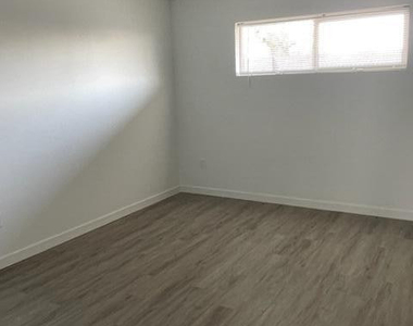 830 E Turney Avenue - Photo Thumbnail 20