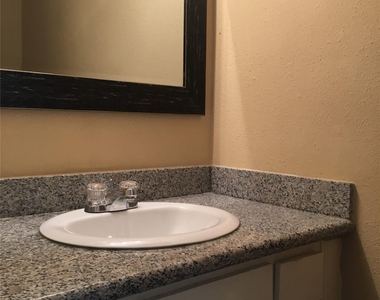 5625 Antoine Drive - Photo Thumbnail 11