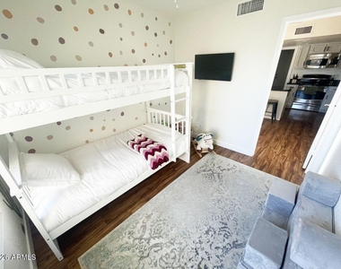 8742 E San Daniel Drive - Photo Thumbnail 23