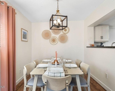8742 E San Daniel Drive - Photo Thumbnail 26