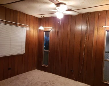 12126 Lynda Drive - Photo Thumbnail 5