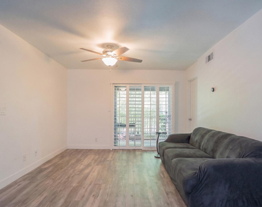 5525 E Thomas Road - Photo Thumbnail 9