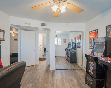5525 E Thomas Road - Photo Thumbnail 18