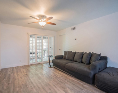 5525 E Thomas Road - Photo Thumbnail 10