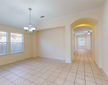 3918 E Auden Circle - Photo Thumbnail 4