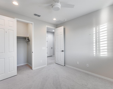 7308 W Tombstone Trail - Photo Thumbnail 11