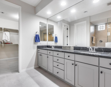 7308 W Tombstone Trail - Photo Thumbnail 27