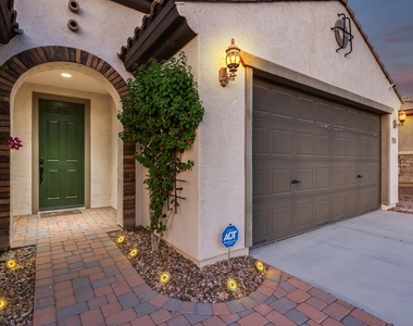 7308 W Tombstone Trail - Photo Thumbnail 4