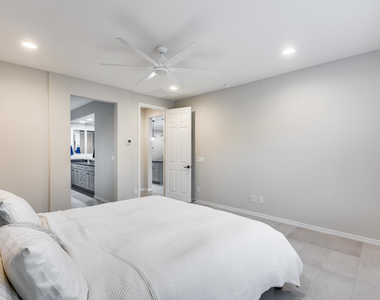7308 W Tombstone Trail - Photo Thumbnail 25