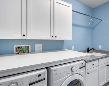 7308 W Tombstone Trail - Photo Thumbnail 15