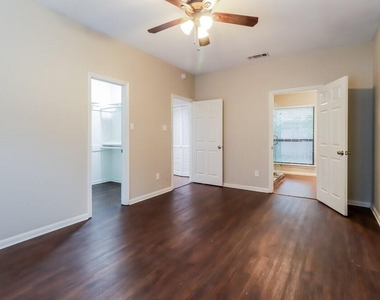 3910 Cedar Valley Drive - Photo Thumbnail 8