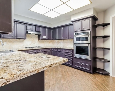 3910 Cedar Valley Drive - Photo Thumbnail 7