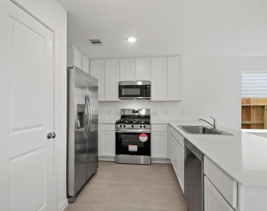 18262 Via Aurelia Drive - Photo Thumbnail 7