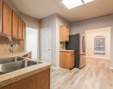 12214 Landsdown Ridge Way - Photo Thumbnail 5