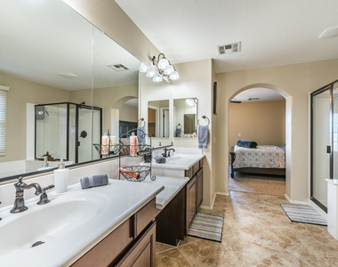 1628 E Canyon Creek Drive - Photo Thumbnail 32