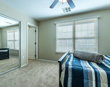 1628 E Canyon Creek Drive - Photo Thumbnail 37