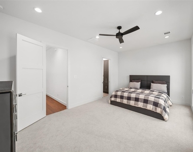 2408 Gray Street - Photo Thumbnail 7