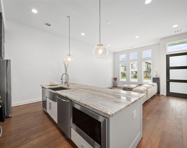 2408 Gray Street - Photo Thumbnail 5