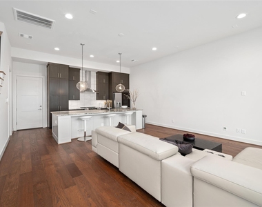 2408 Gray Street - Photo Thumbnail 6