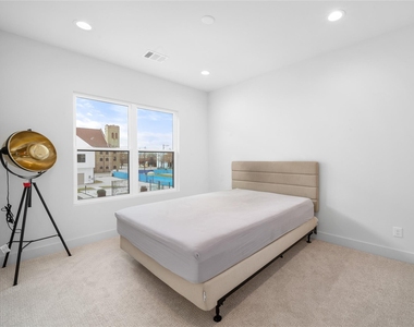 2408 Gray Street - Photo Thumbnail 15